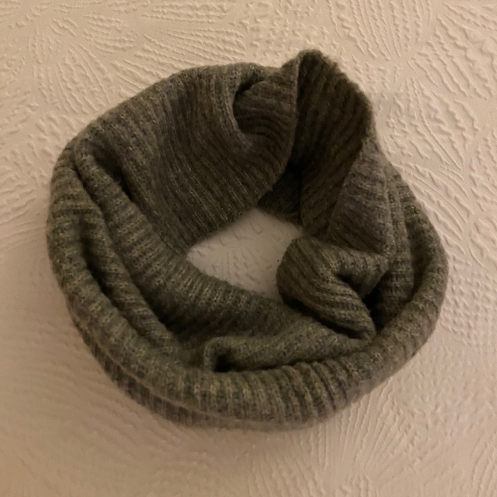 H&M Grey Scarf